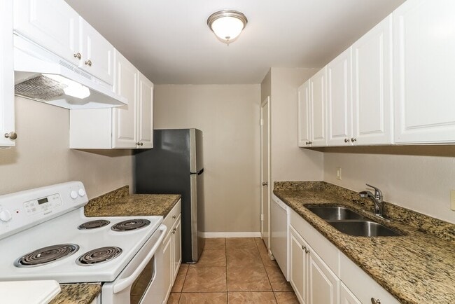 Building Photo - 17728 Northhagen Dr