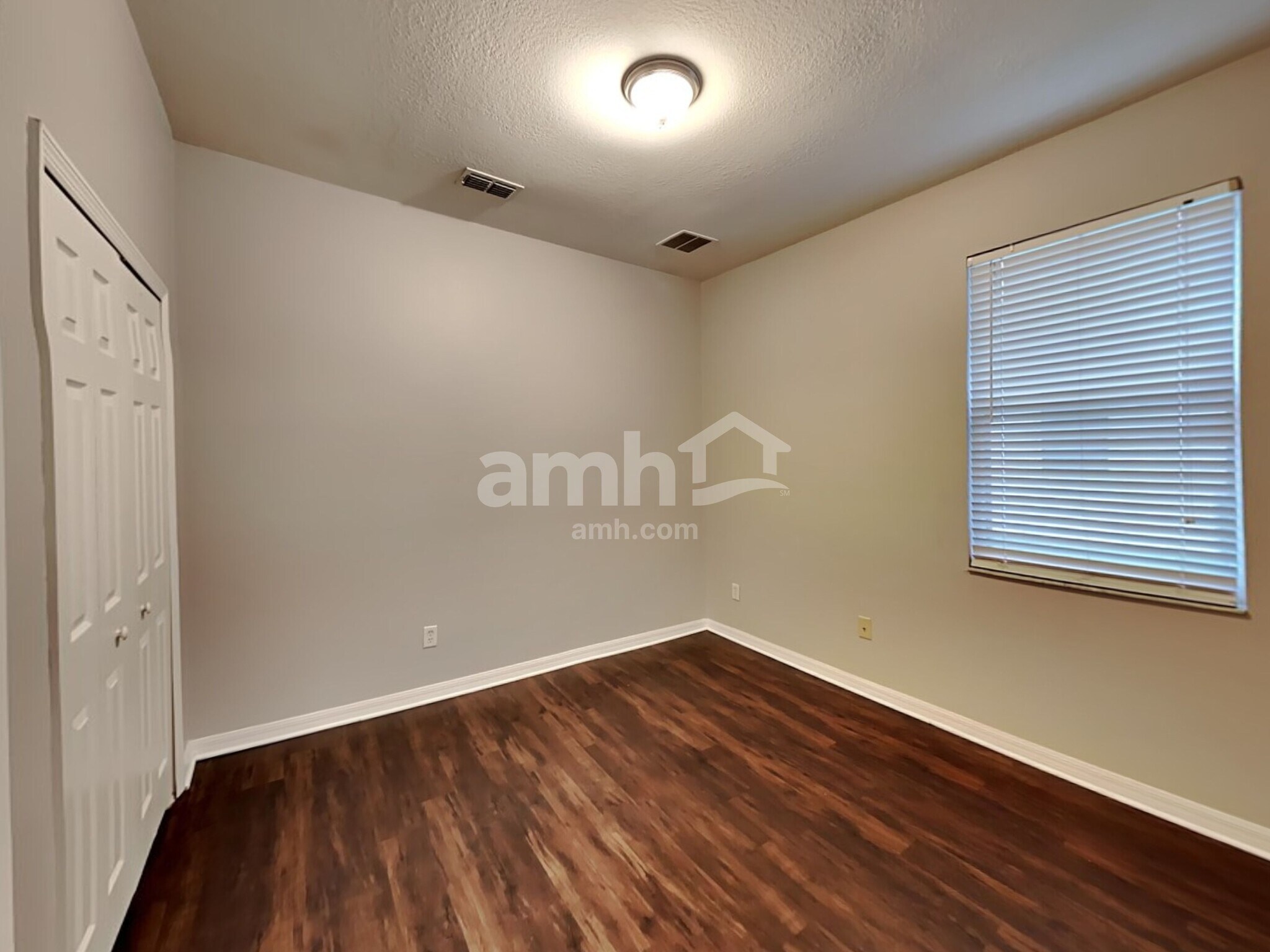 Building Photo - 1560 Mountclair Ct