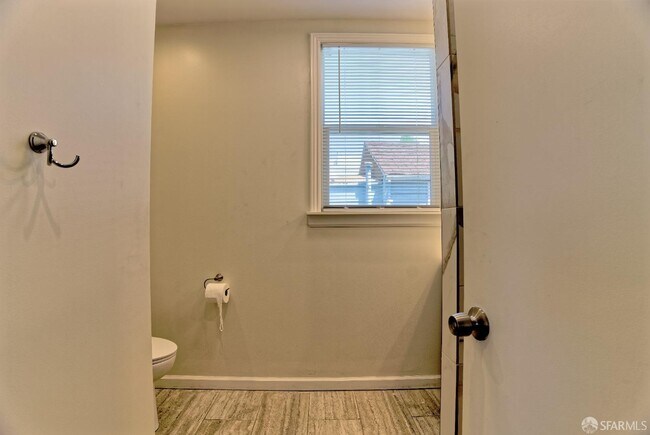 Building Photo - 1218 York St