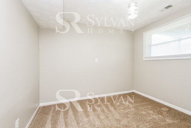 Building Photo - Prepare to be impressed by this 4 bedroom, 2 bathroom home