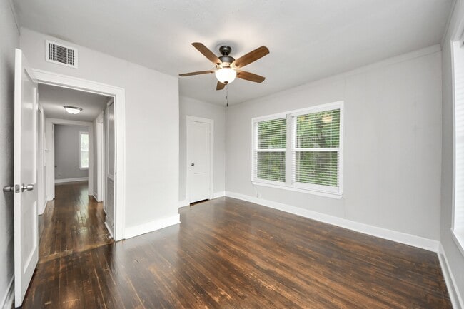 Building Photo - 2817 Truxillo St