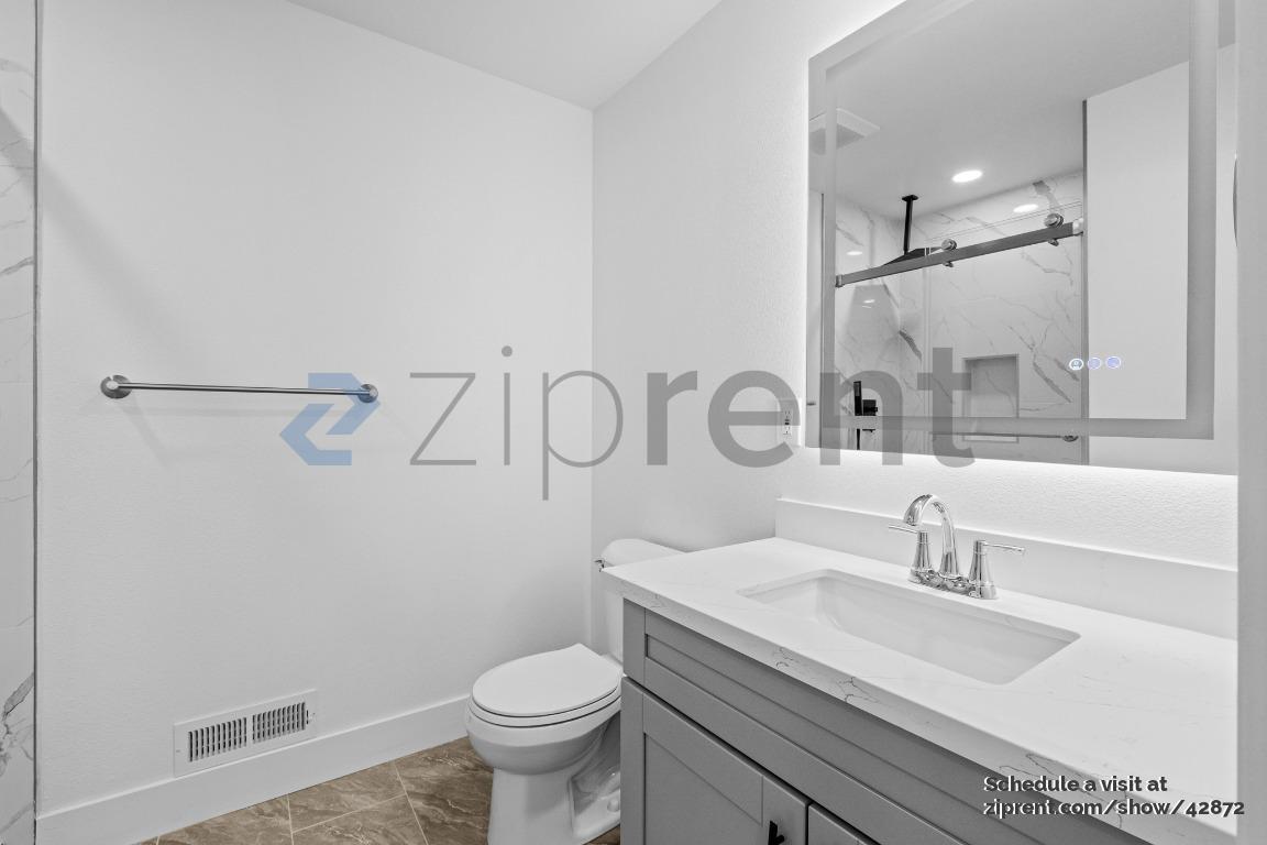 Building Photo - 3727 Northridge Dr