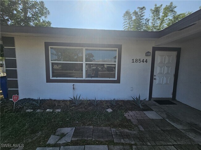 Primary Photo - 18540 Miami Blvd