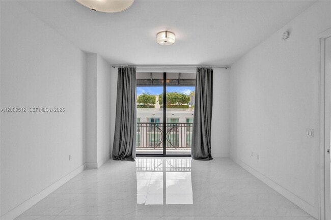 Building Photo - 301 Altara Ave