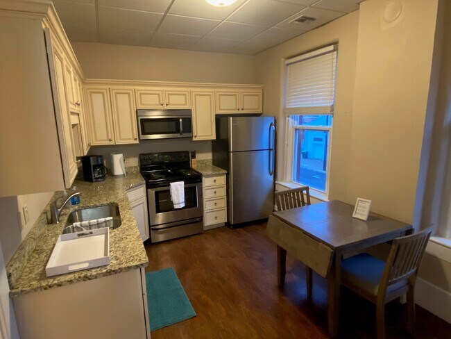 Building Photo - Rogers Loft