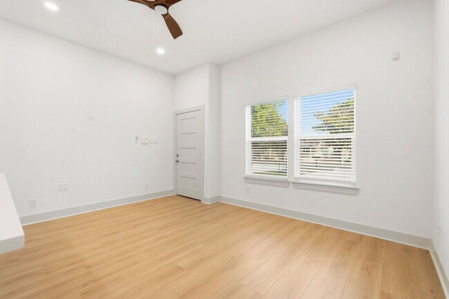 Building Photo - 9819 Turnbow St