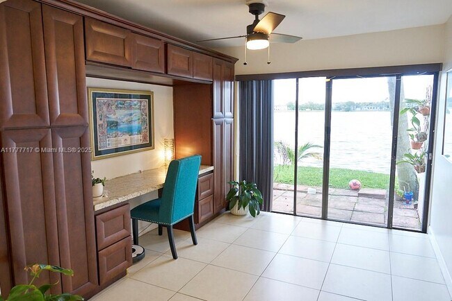Primary Photo - 20105 NE 3rd Ct