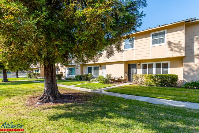 Building Photo - 421 Velasco Dr