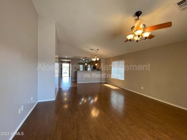 Building Photo - 1847 W Desert Seasons Dr