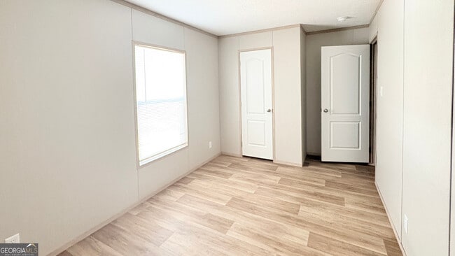 Building Photo - 68 Rockys Pl