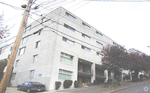 Building Photo - Bay Ridge Court