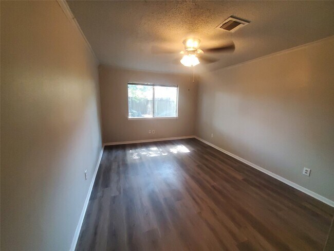 Building Photo - 23211 Pebworth Pl