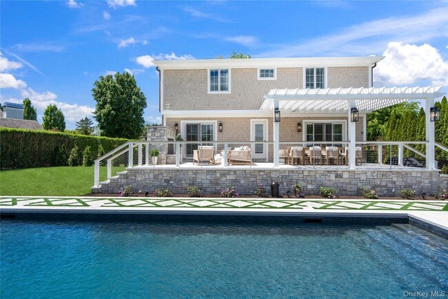 Building Photo - 4 Carriage Ln