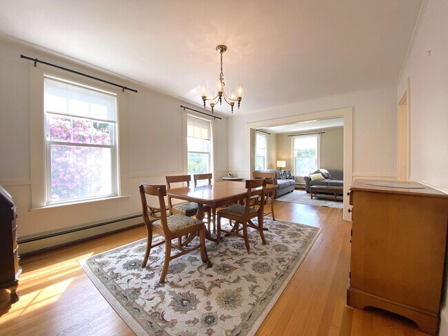 Building Photo - Winter Rental: Hodgkins Cottage