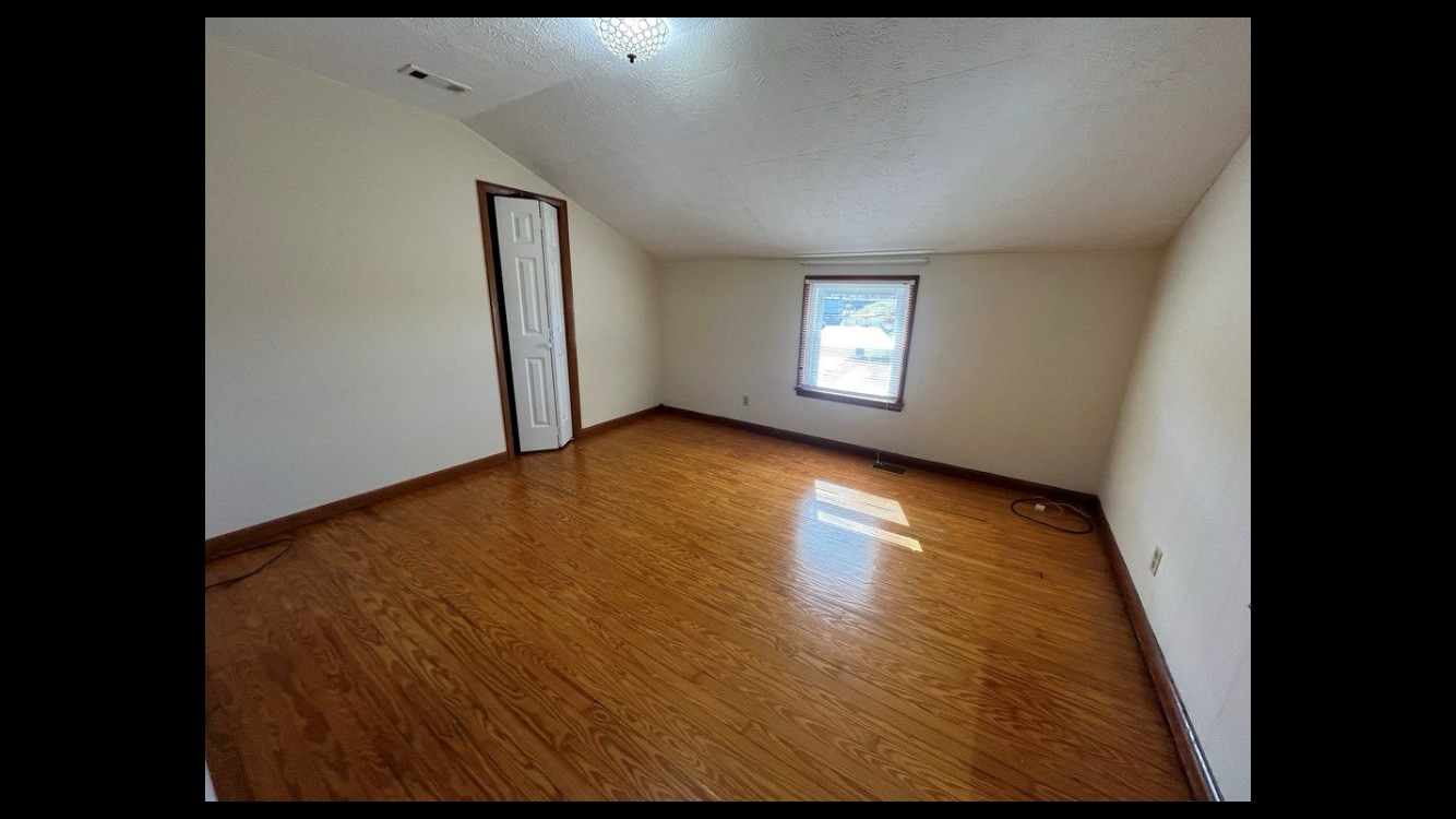 Building Photo - 203 Oakvale Rd