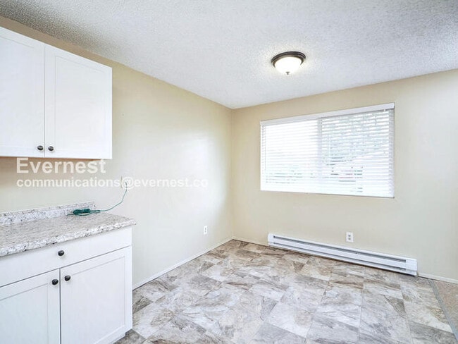 Building Photo - 301 E 2nd St