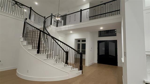 Building Photo - 14902 Hometown Dr