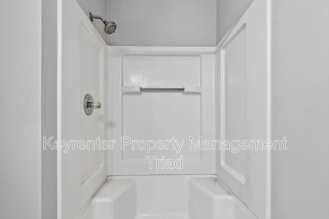 Building Photo - 3701-377D Cotswold Terrace
