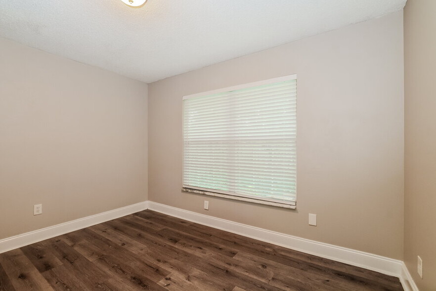 Building Photo - 5360 Rocking Horse Pl