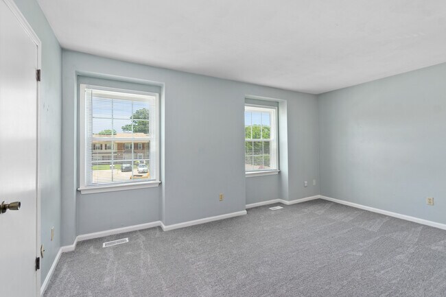 Building Photo - 914 Jay Are Ct