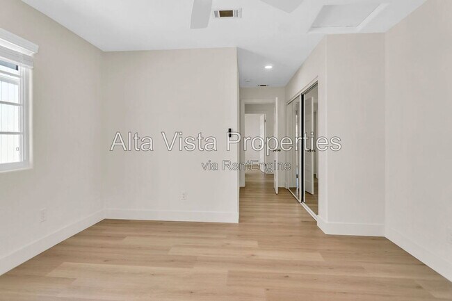 Building Photo - 13438 Buxton Ave