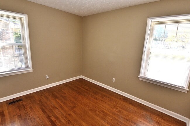 Building Photo - 112 Daniels Ave