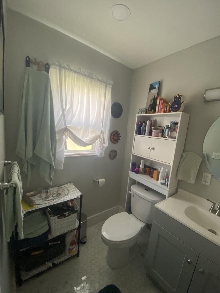 Building Photo - 3913 Silver Palm Dr