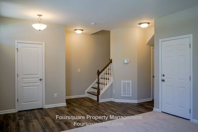 Building Photo - Modern 3-Story Townhome with Entry-Level Bonus Room, Back Deck & Garage , Community Pool in North...