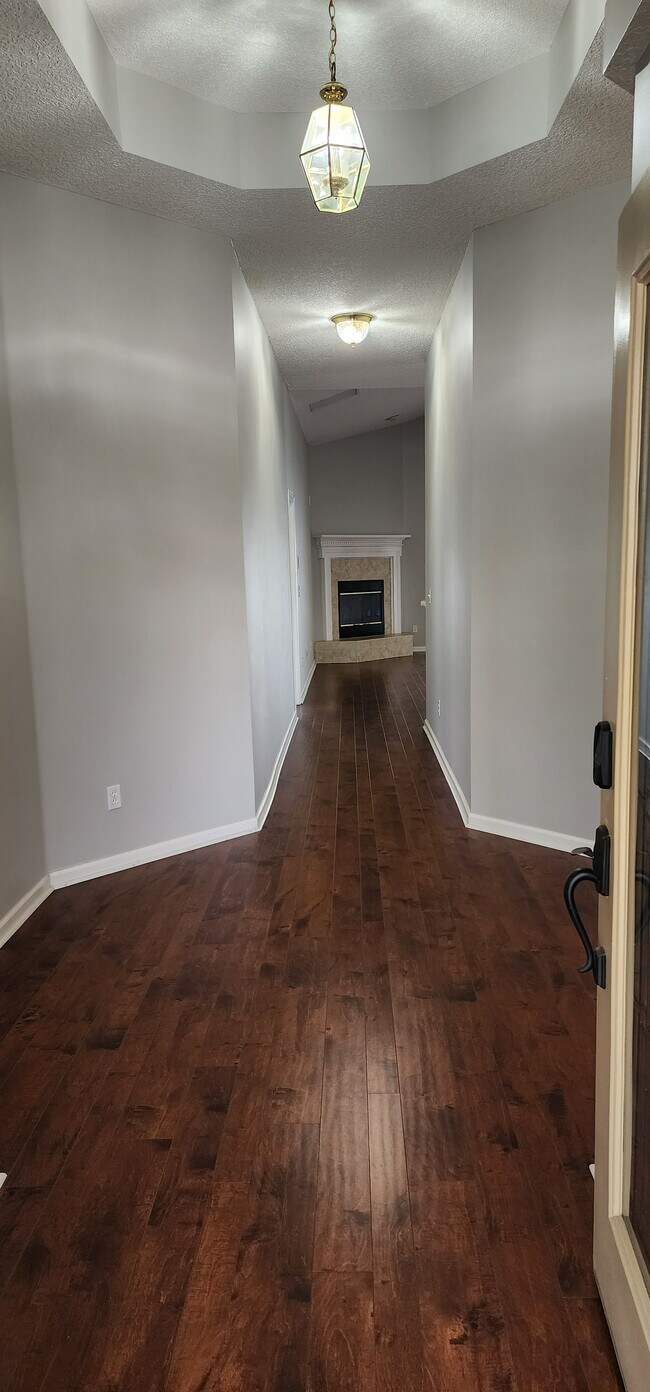 Building Photo - 3051 Tower Oaks Dr