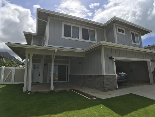 Building Photo - Waikalua Bayside Newer Community! 3 Bed 3....