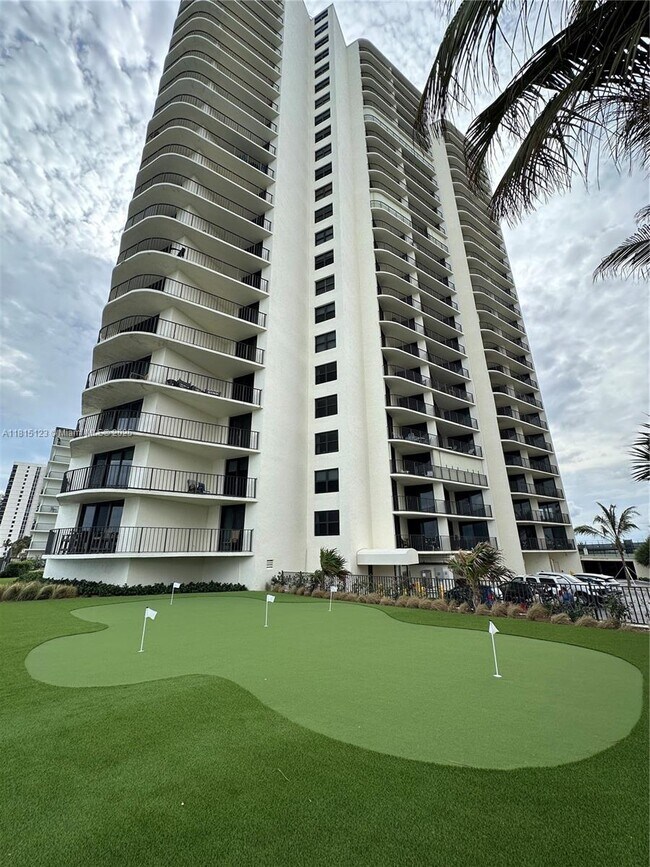 Building Photo - 5420 N Ocean Dr