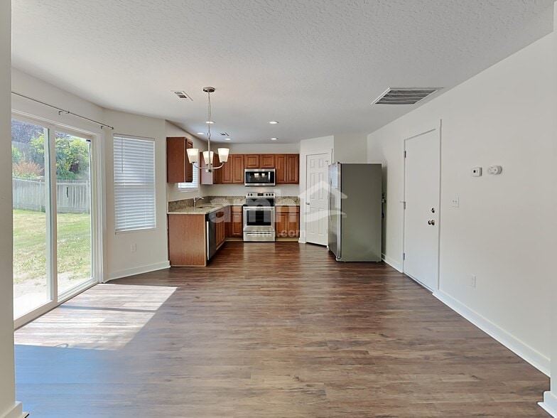 Building Photo - 16397 Jewel Way