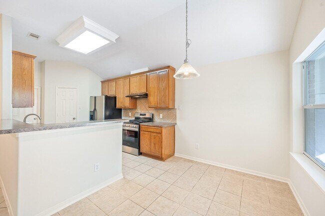 Building Photo - 8027 Daylilly Creek Dr