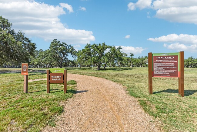 Building Photo - Your dream home is ready!