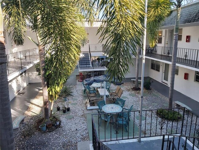 Building Photo - 1300 N 17th Ave