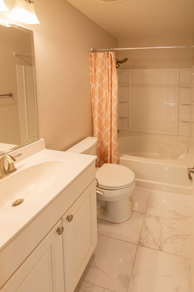 Building Photo - Beautiful two bedroom on Communication Hil...