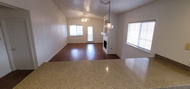 Building Photo - Beautiful Condo in Gated Community with Po...