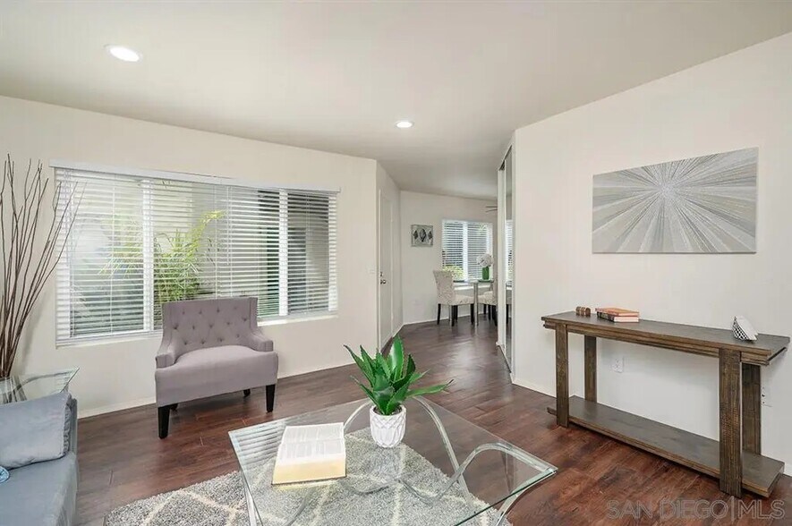 Building Photo - 6735 Amherst St