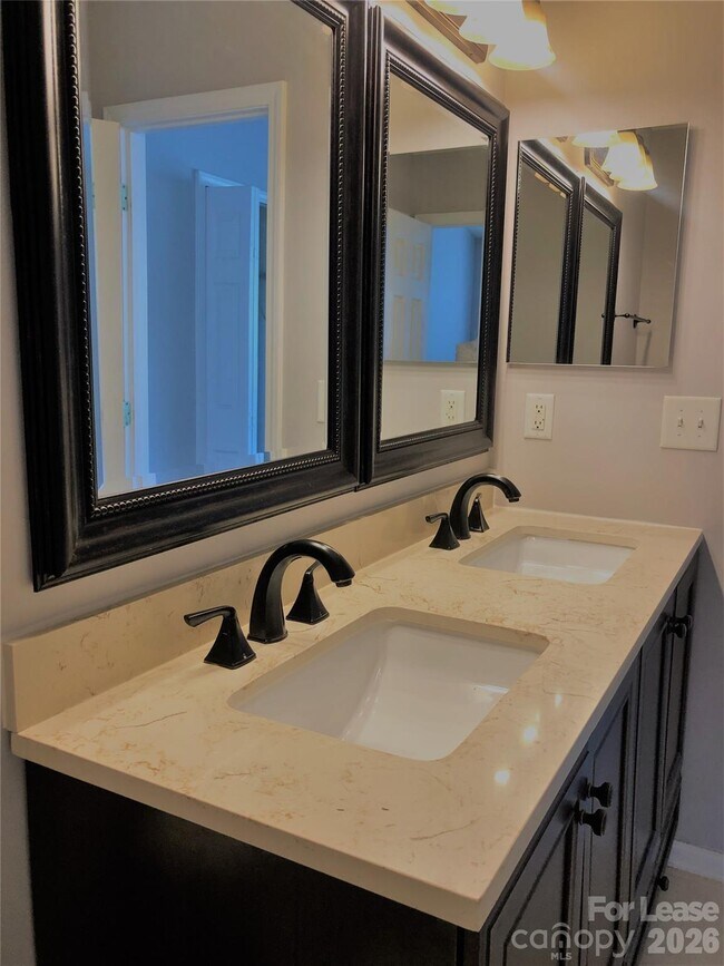 Building Photo - 109 Forester St