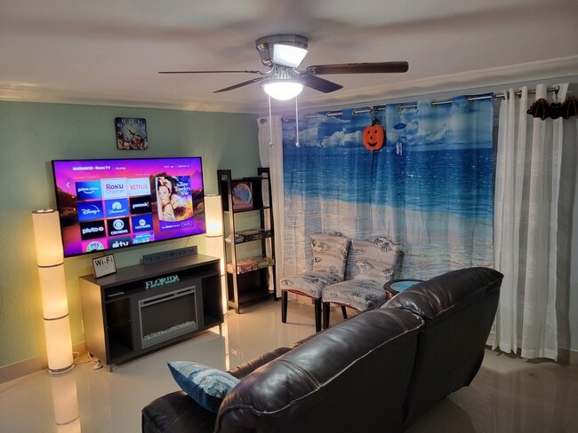 Building Photo - 1520 NE 33rd St