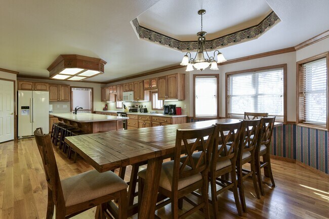 Building Photo - 5558 State Hwy 265