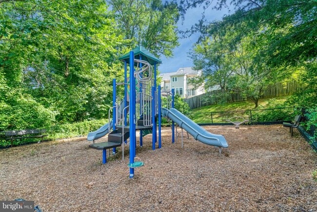 Building Photo - 9662 Potters Hill Cir