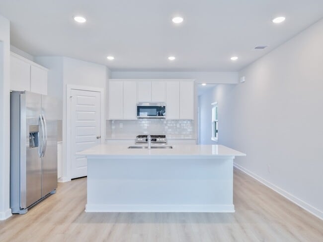 Building Photo - 8583 Blueberry Ash St