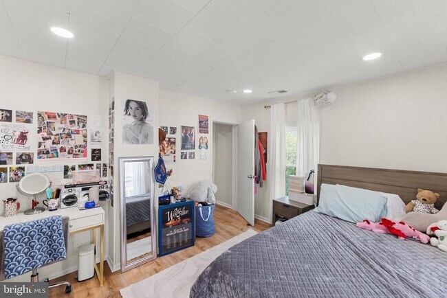 Building Photo - 31 W Southwerk St