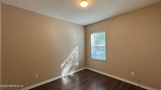 Building Photo - 614 Loire Ct