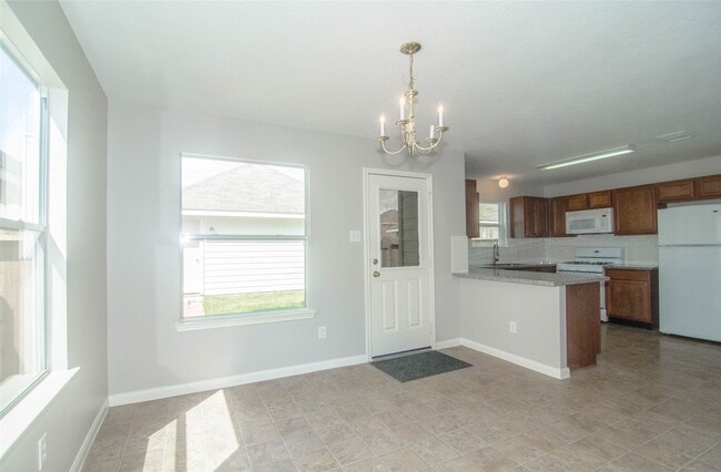Building Photo - 6415 Mountain Pines Ln