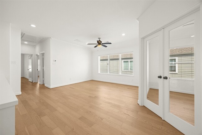 Building Photo - 946 Judiway St