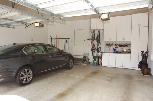 Building Photo - 8336 Verbena Ln