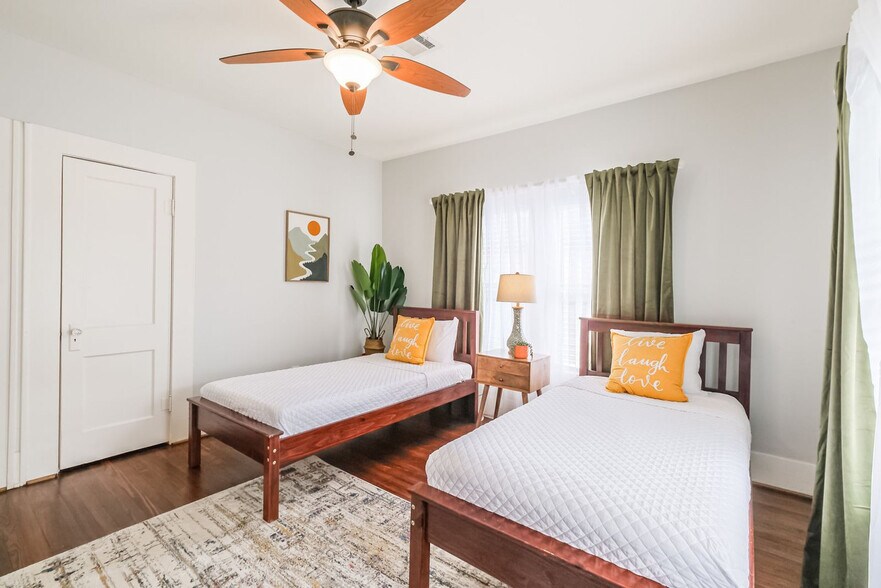 Building Photo - 207 Lindale St