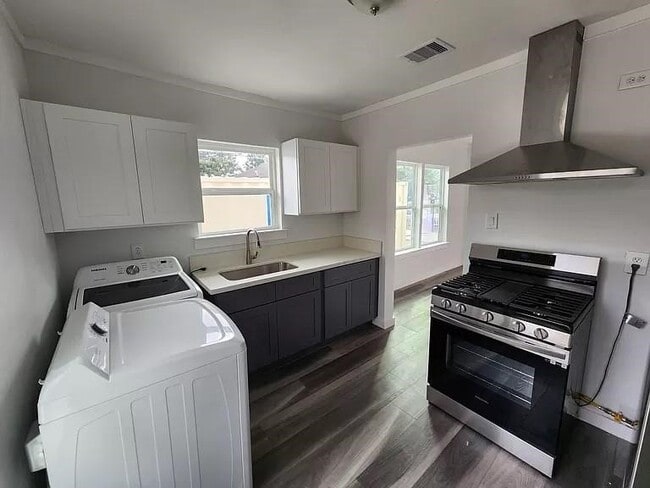 Building Photo - 3903 Broyles St